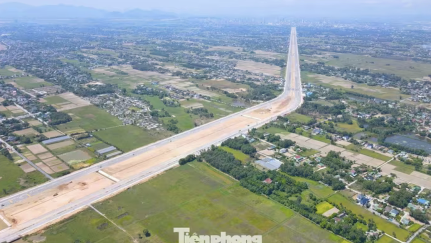 Khẩn trương triển khai xây dựng trung tâm hành chính gần 6.000 tỷ trải dài 2 xã phường tại tỉnh được mệnh danh là ‘Việt Nam thu nhỏ’- Ảnh 2. Khẩn trương triển khai xây dựng trung tâm hành chính gần 6.000 tỷ trải dài 2 xã phường tại tỉnh được mệnh danh là ‘Việt Nam thu nhỏ’- Ảnh 2.