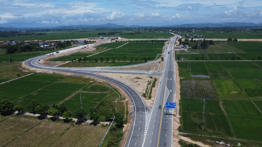 Cao tốc Diễn Châu - Bãi Vọt. Nguồn ảnh: Báo Chính phủ Cao tốc Diễn Châu - Bãi Vọt. Nguồn ảnh: Báo Chính phủ