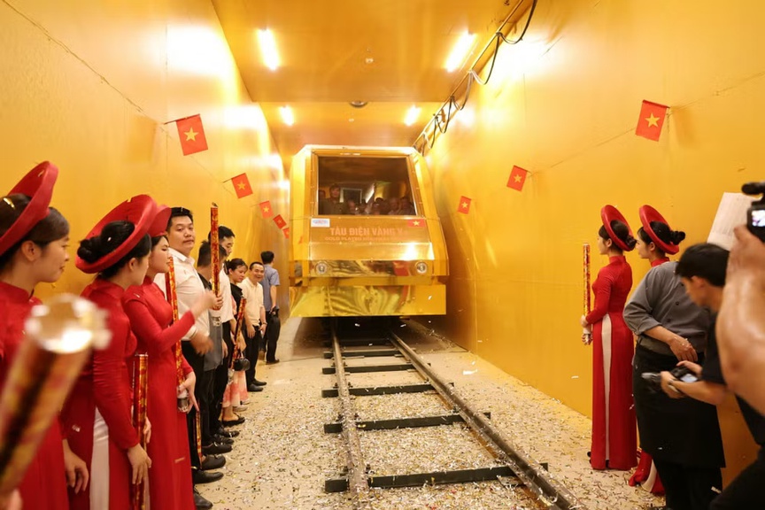 Sau tàu điện dát vàng của đại gia Đường ‘bia’, thế giới chuẩn bị đón tàu điện ngầm ‘vàng’ quy mô chưa từng có trong lịch sử- Ảnh 1. Sau tàu điện dát vàng của đại gia Đường ‘bia’, thế giới chuẩn bị đón tàu điện ngầm ‘vàng’ quy mô chưa từng có trong lịch sử- Ảnh 1.