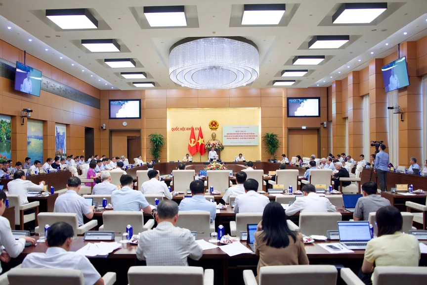 Phó Chủ tịch Quốc hội Nguyễn Hồng Diên chủ trì Hội thảo “Định hướng hoàn thiện thể chế pháp luật về đất đai, sửa đổi Luật Đất đai hướng đến mục tiêu giải phóng nguồn lực cho phát triển KT-XH trong kỷ nguyên mới” - Ảnh 1.