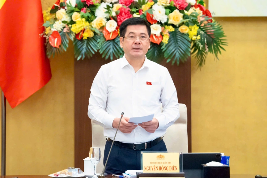 Phó Chủ tịch Quốc hội Nguyễn Hồng Diên chủ trì Hội thảo “Định hướng hoàn thiện thể chế pháp luật về đất đai, sửa đổi Luật Đất đai hướng đến mục tiêu giải phóng nguồn lực cho phát triển KT-XH trong kỷ nguyên mới” - Ảnh 8.