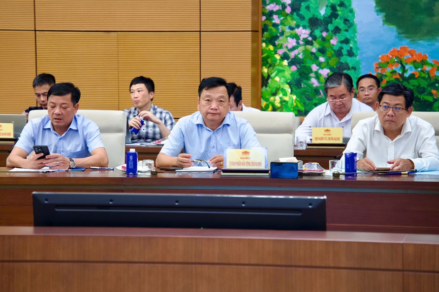 Phó Chủ tịch Quốc hội Nguyễn Hồng Diên chủ trì Hội thảo “Định hướng hoàn thiện thể chế pháp luật về đất đai, sửa đổi Luật Đất đai hướng đến mục tiêu giải phóng nguồn lực cho phát triển KT-XH trong kỷ nguyên mới” - Ảnh 9.