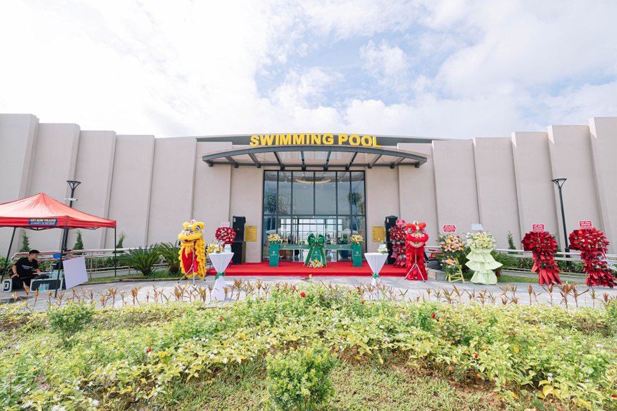 Vinhomes Golden City khai trương bể bơi 4 mùa, hoàn thiện chuẩn sống nghỉ dưỡng trước ngày bàn giao - Ảnh 1.