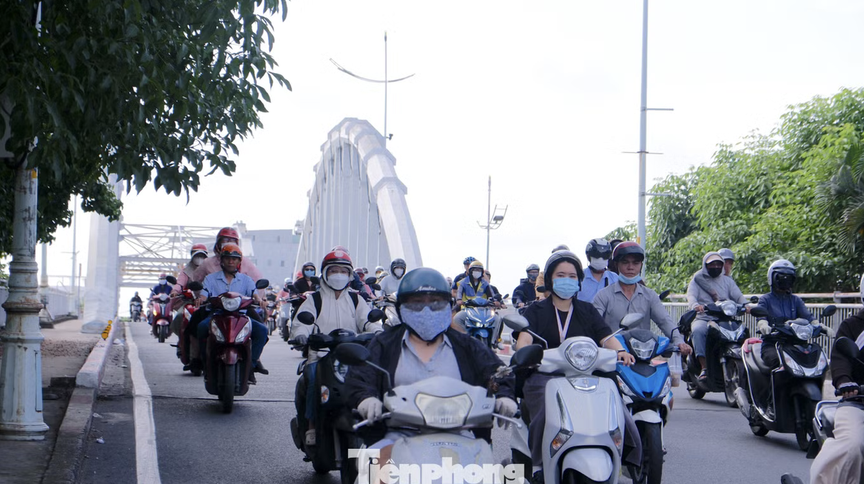 Sắp dỡ bỏ hoàn toàn cây cầu hơn 100 năm tuổi được xây dựng từ thời Pháp thuộc tại TP giàu nhất Việt Nam- Ảnh 2.