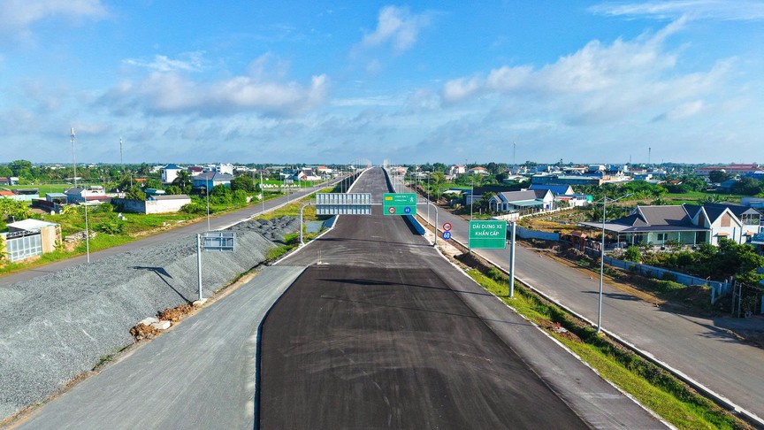 Hạ tầng mở rộng không gian phát triển cửa ngõ phía Tây TP.HCM- Ảnh 1.