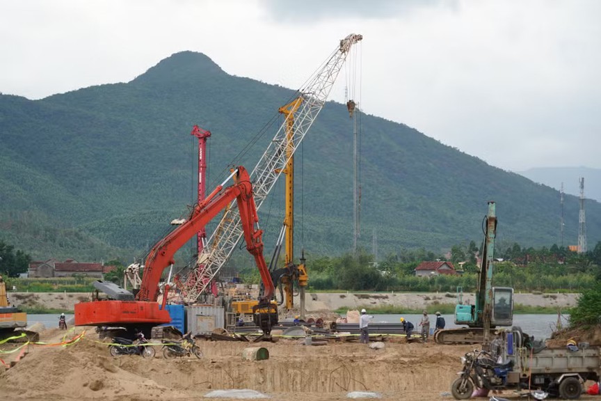 Cao tốc gần 44.000 tỷ băng qua 2 con đèo hiểm trở chạy dọc tỉnh lớn thứ 2 Việt Nam nhận chỉ đạo mới - Ảnh 2.