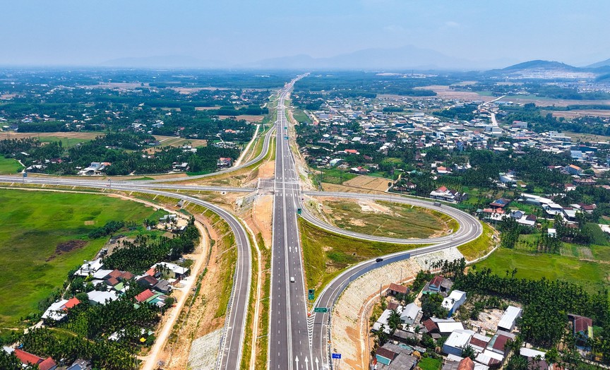 Sau 3 tháng vận hành, cao tốc 20.400 tỷ với 3 hầm xuyên núi sắp hoàn thiện toàn bộ - Ảnh 1.