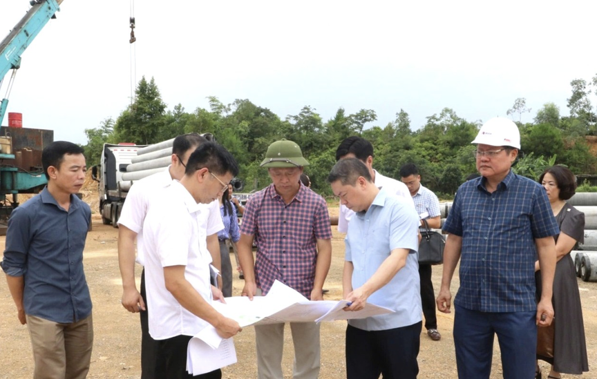 Sân vận động quy mô 500 tỷ tại tỉnh miền núi giáp Trung Quốc nguy cơ lỡ hẹn hoàn thành - Ảnh 1.