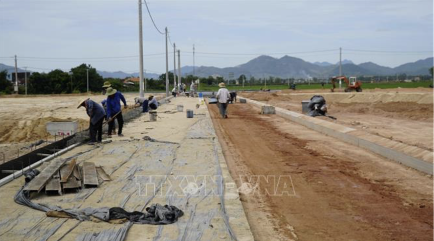 Tuyến cao tốc gần 44.000 tỷ băng qua 2 con đèo hiểm trở chạy dọc tỉnh lớn thứ 2 Việt Nam: Dần thành hình sau 6 tháng khởi công - Ảnh 3.
