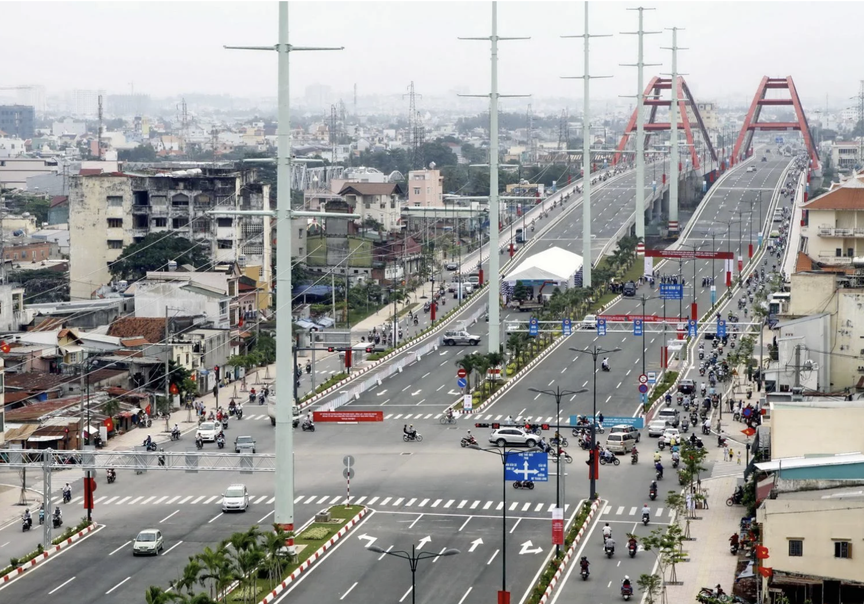 Tuyến đường 12 làn xe đẹp nhất nội đô thành phố giàu nhất Việt Nam sắp được mở rộng - Ảnh 1.