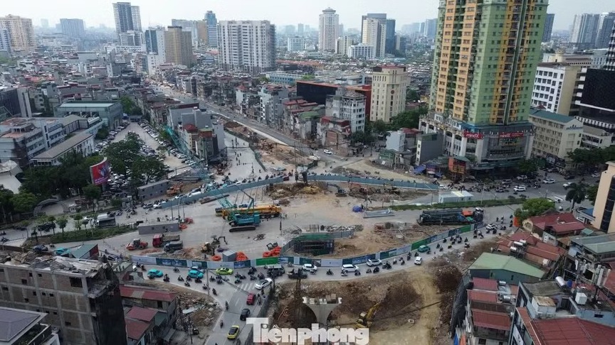 'Tuyến đường đắt nhất hành tinh' tại Hà Nội nhận chỉ đạo mới, quyết tâm thông xe trước ngày 2/9 - Ảnh 2.