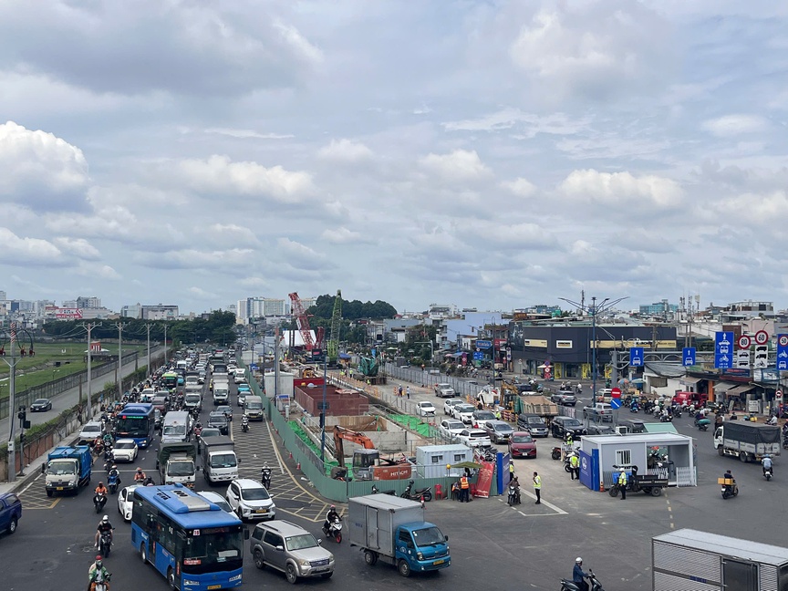 Metro số 2 bước vào giai đoạn thi công trực tiếp tại ga ngầm Phạm Văn Bạch - Ảnh 2.