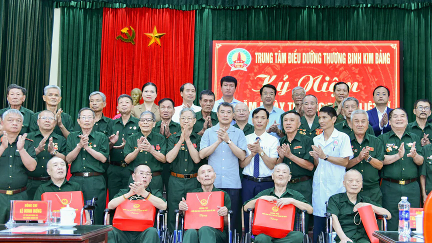 Agribank lan tỏa nghĩa tình tri ân thương binh - liệt sĩ, người có công với cách mạng - Ảnh 1.
