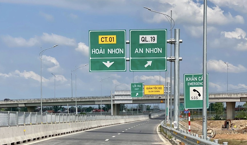 Sau 3 tháng thông xe, cao tốc 12.400 tỷ mà Sơn Hải từng đề xuất cắm biển bảo hành vẫn chậm tiến độ một gói thầu - Ảnh 2.
