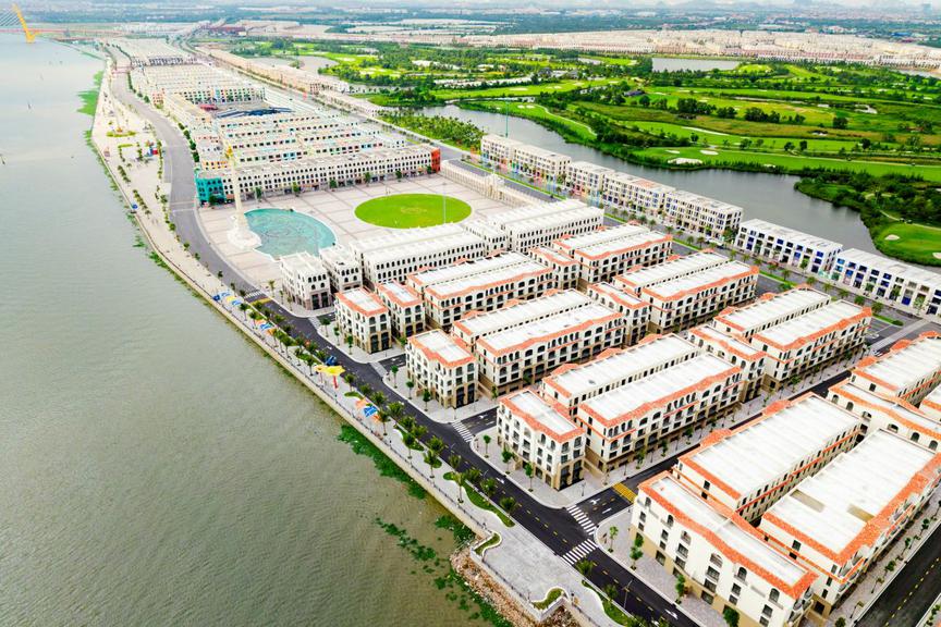 Giới thượng lưu đất Cảng tìm tài sản truyền đời, nhà phố đa công năng Royal Boulevard lên ngôi - Ảnh 2.