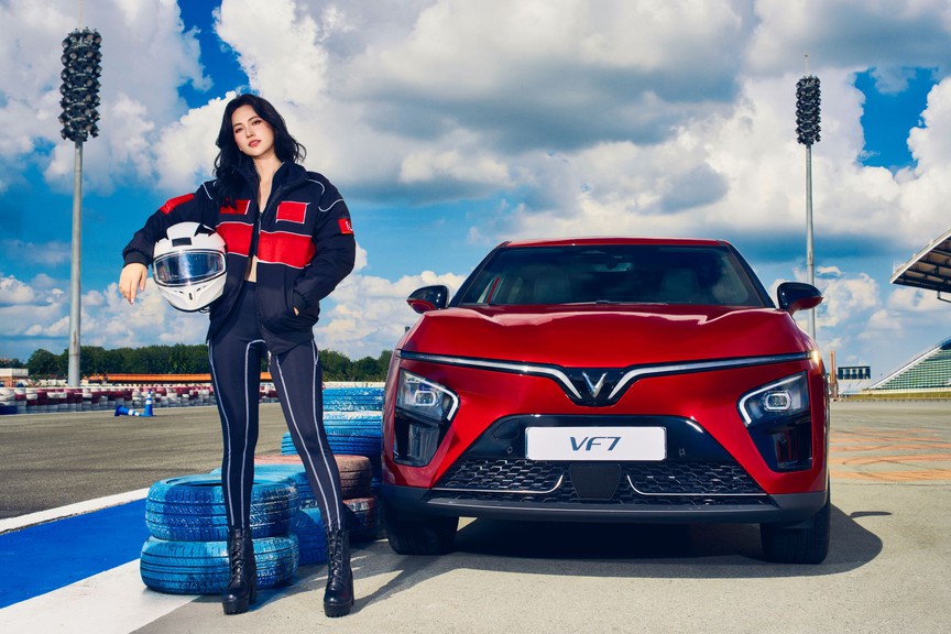 VinFast VF 7: Mẫu xe đúng “gu” công nghệ của người dùng trẻ - Ảnh 2.