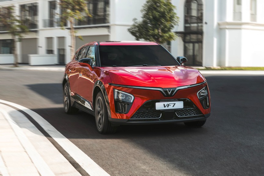 VinFast VF 7 - Chiếc C-SUV “cân” đa địa hình, xóa tan mệt mỏi trên những hành trình xa - Ảnh 2.