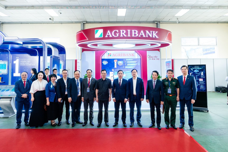 Agribank tăng tốc chuyển đổi số, ghi dấu ấn tại Sự kiện Chuyển đổi số ngành Ngân hàng 2026 - Ảnh 7.