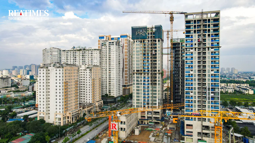 Doanh nghiệp địa ốc quý II/2026: Lợi nhuận khởi sắc, "sức khỏe" phân hóa mạnh - Ảnh 2.