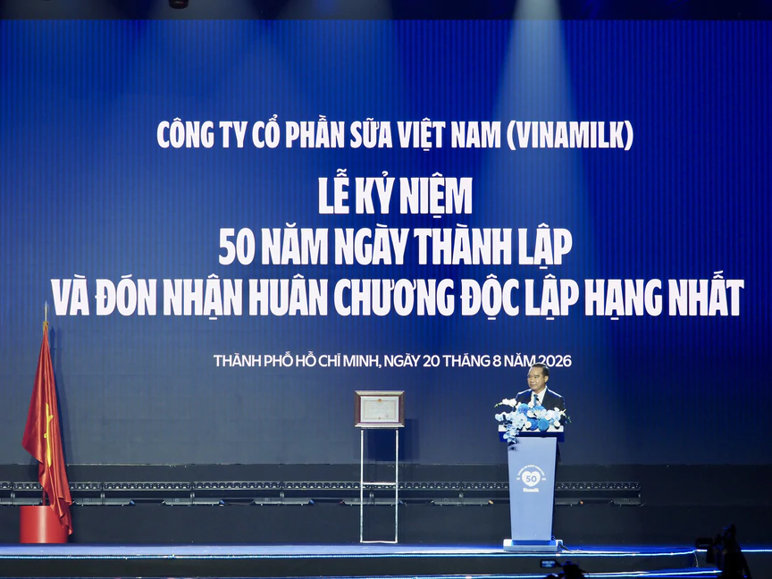 Sau danh hiệu anh hùng lao động, Vinamilk tiếp tục đón nhận huân chương độc lập hạng nhất - Ảnh 2.