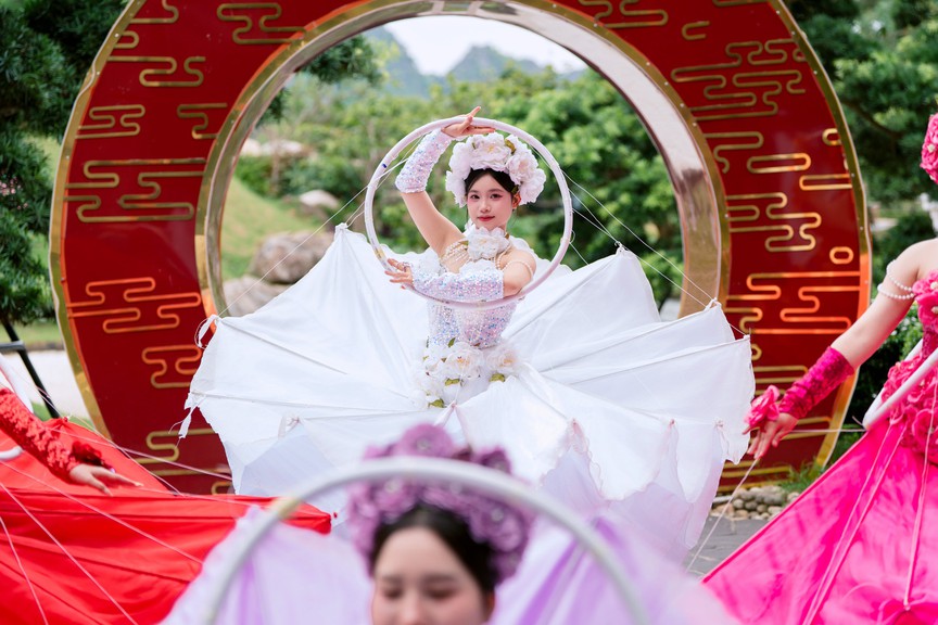 “Hời” chưa từng có: Sun World Ha Long tung bộ 3 ưu đãi chơi “không giới hạn” mừng Quốc khánh  - Ảnh 6.