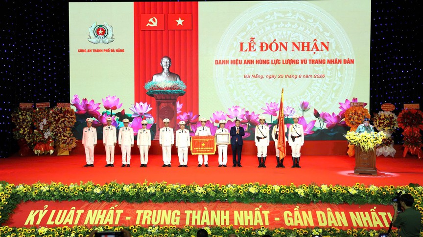 Công an Đà Nẵng đón nhận danh hiệu Anh hùng Lực lượng vũ trang nhân dân - Ảnh 1.