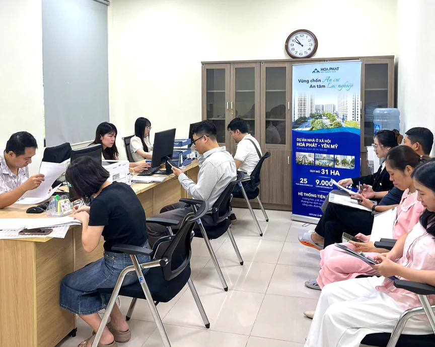 Hòa Phát tiếp nhận hàng trăm hồ sơ đăng ký mua nhà ở xã hội tại dự án nhà ở xã hội Hoà Phát - Yên Mỹ - Ảnh 1.