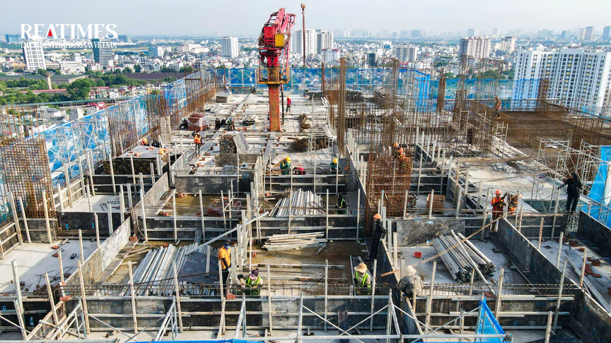 Hà Nội: Cận cảnh dự án nhà ở xã hội Thượng Thanh vừa cất nóc tòa đầu tiên, giá gần 30 triệu đồng/m2- Ảnh 4.