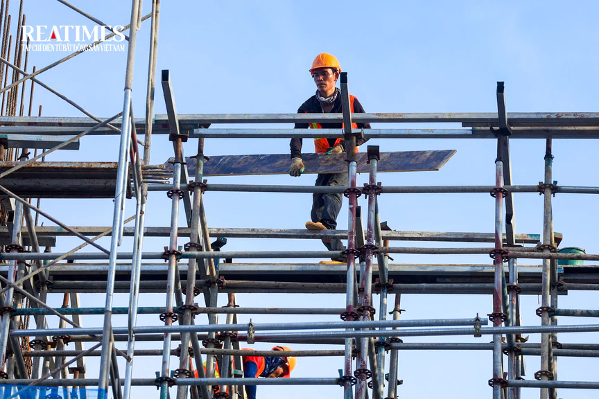 Hà Nội: Cận cảnh dự án nhà ở xã hội Thượng Thanh vừa cất nóc tòa đầu tiên, giá gần 30 triệu đồng/m2- Ảnh 11.