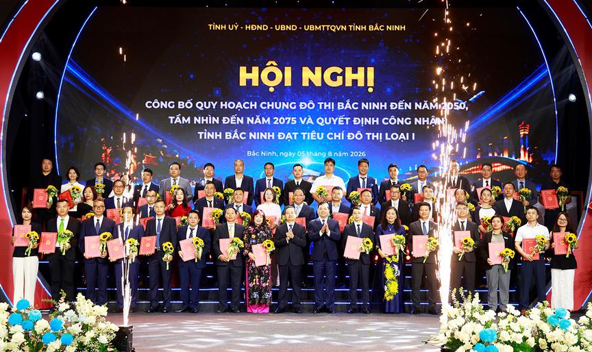 Bắc Ninh trao quyết định đầu tư cho 48 dự án, tổng vốn gần 7 tỷ USD - Ảnh 1.