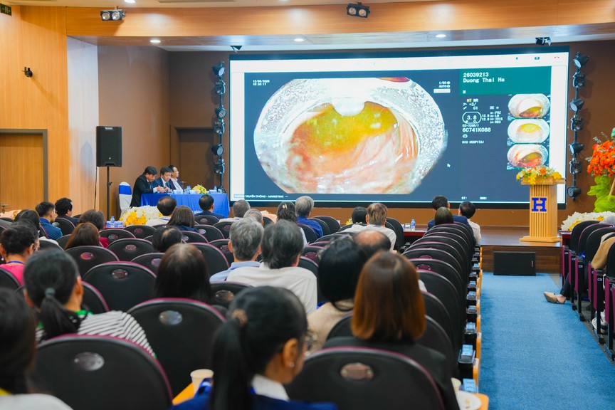 Bệnh viện Đại học Quốc tế Hồng Bàng phối hợp Trường Đại học Quốc tế Hồng Bàng tổ chức hội thảo khoa học: “Cập nhật nội soi tiêu hóa chẩn đoán và can thiệp”  - Ảnh 3.