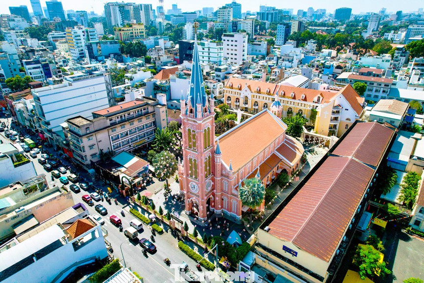 Việt Nam có một khu vực được truyền thông quốc tế xưng danh ‘phố ngầu nhất thế giới’ (done)- Ảnh 1.