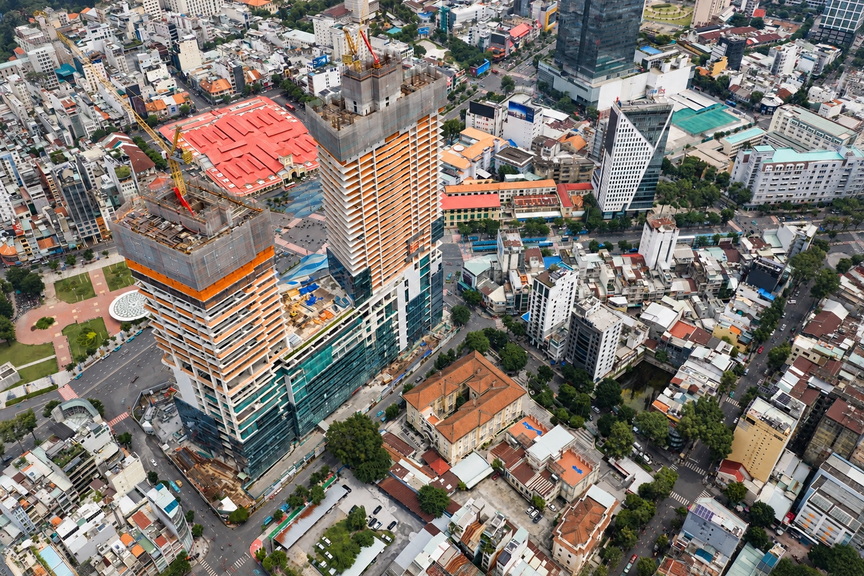 Tòa tháp đôi chọc trời 235m cao nhất thành phố giàu có của Việt Nam: Hình hài dần rõ nét, 2 năm nữa hoàn thiện - Ảnh 2.