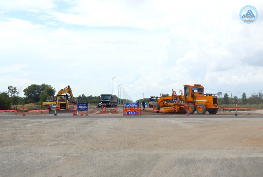 Nỗ lực đưa tuyến đường ven biển nối 2 đầu thành phố đáng sống nhất Việt Nam về đích - Ảnh 1.