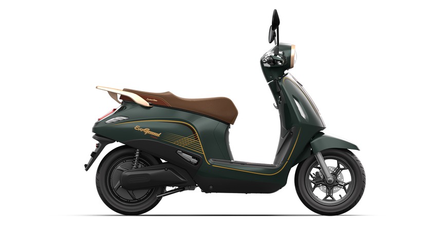 Evo Grand Premia thu hút người lần đầu sử dụng xe máy điện - Ảnh 1.