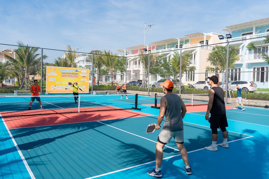 Sông Town trước ngày bàn giao: Những giá trị khác biệt của nhà phố biển tại CaraWorld - Ảnh 3.