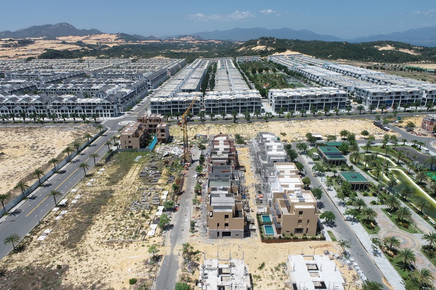 Sông Town trước ngày bàn giao: Những giá trị khác biệt của nhà phố biển tại CaraWorld - Ảnh 5.