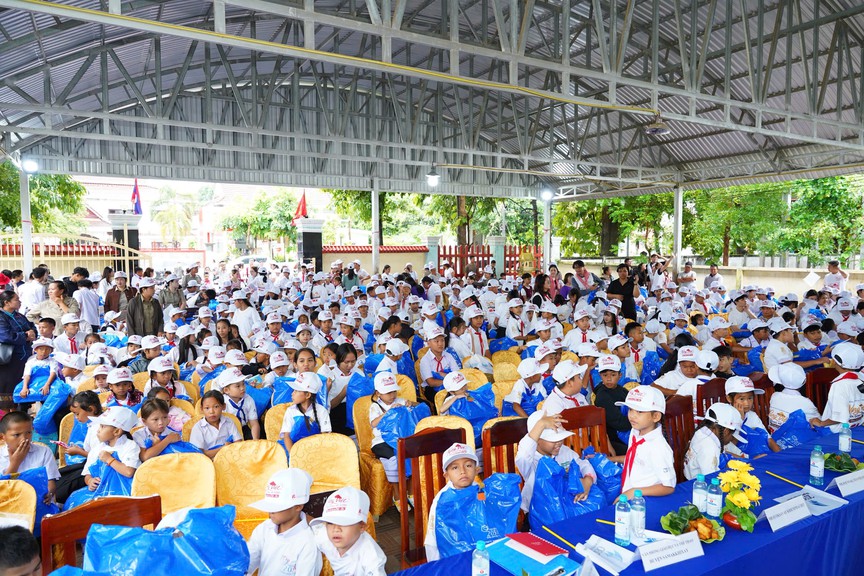 Doanh nghiệp Việt mang tri thức qua biên giới Việt – Lào - Ảnh 3.