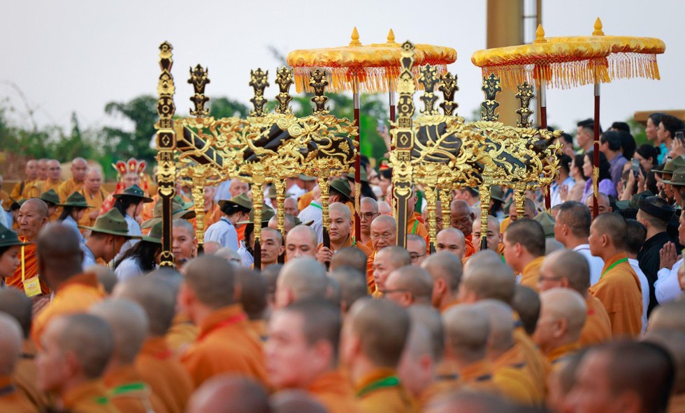 Hơn 500 Tăng ni sư tham dự Lễ An vị Tôn tượng Bồ Tát Di Lặc quy mô trên núi Bà Đen, Tây Ninh