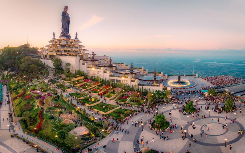 Việt Nam sắp có Đại tượng Phật Di Lặc bằng đá sa thạch lớn hàng đầu thế giới