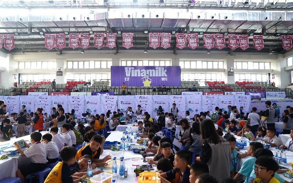 Các tuyển thủ nhí hào hứng với thử thách bất ngờ tại Robotacon WRO 2024