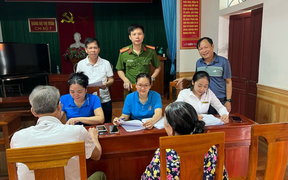 Chi bộ Chi nhánh Ngân hàng TMCP Ngoại thương Bắc Hà Tĩnh tích cực lãnh đạo việc đẩy mạnh thanh toán không dùng tiền mặt