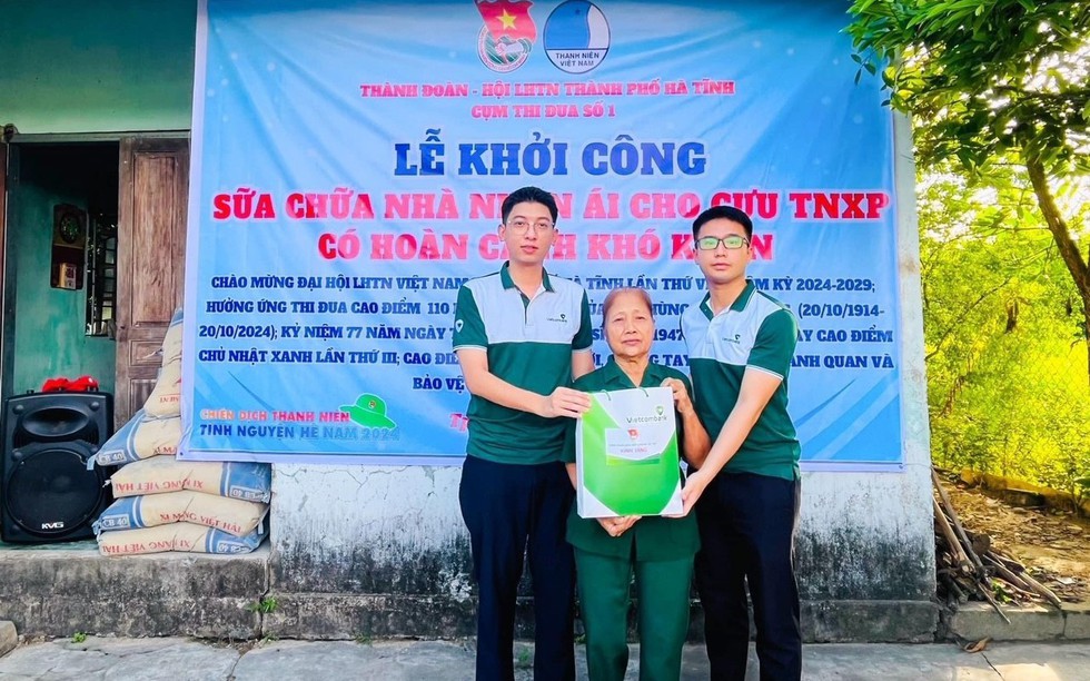 Tuổi trẻ Đoàn Vietcombank Hà Tĩnh học tập và làm theo tư tưởng, đạo đức, phong cách Hồ Chí Minh về phong cách nêu gương