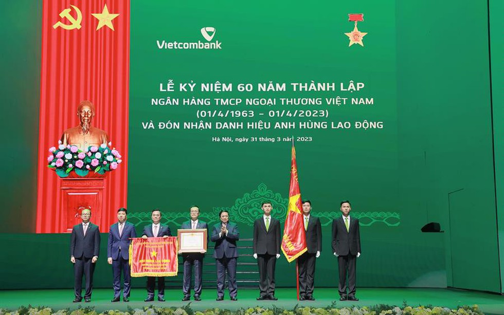 Củng cố sức mạnh văn hóa doanh nghiệp - góc nhìn từ Đảng bộ trụ sở chính Vietcombank