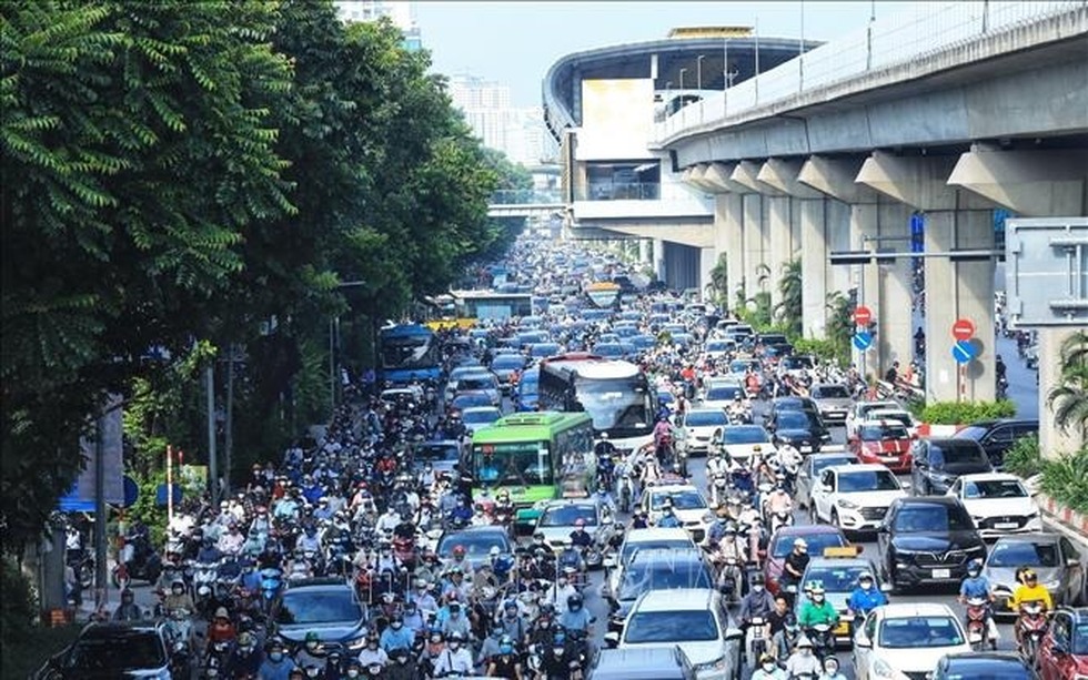 Vài ngày tới, con đường 'giải vây' ách tắc cho nút giao Láng - Ngã Tư Sở sẽ hoàn thành mở rộng