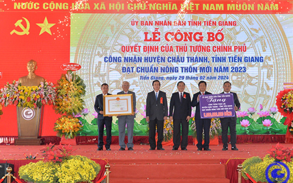 Tiền Giang: Công bố huyện Châu Thành đạt chuẩn nông thôn mới