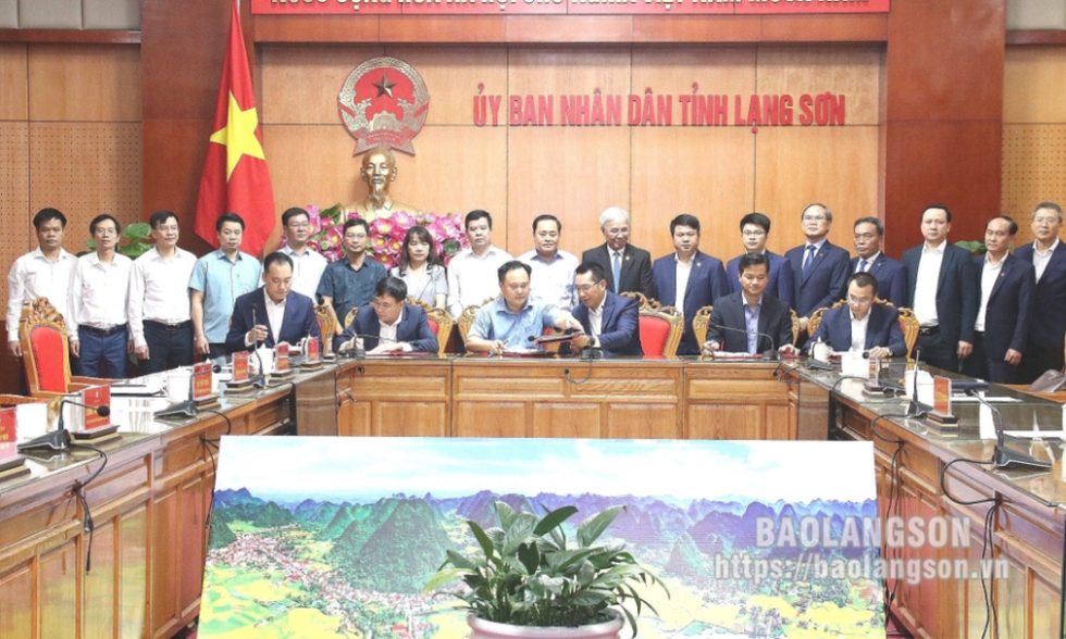 Lạng Sơn: Ký kết hợp đồng Dự án tuyến cao tốc cửa khẩu Hữu Nghị - Chi Lăng