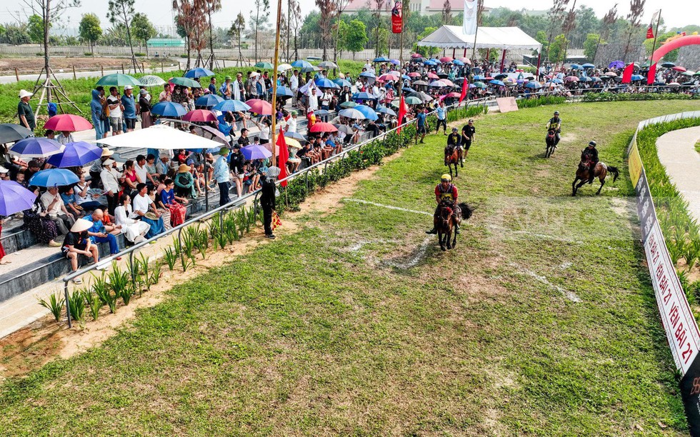 Mãn nhãn chuỗi sự kiện Giải Đua Ngựa Tây Bắc tại Nghĩa Lộ, Yên Bái