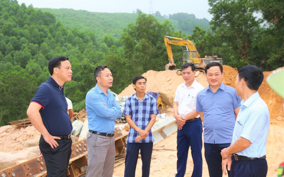 Thạch Hà - Hà Tĩnh: Hoàn thành bồi thường GPMB, đẩy nhanh tiến độ thi công Dự án đường dây 500kV Quảng Trạch - Quỳnh Lưu