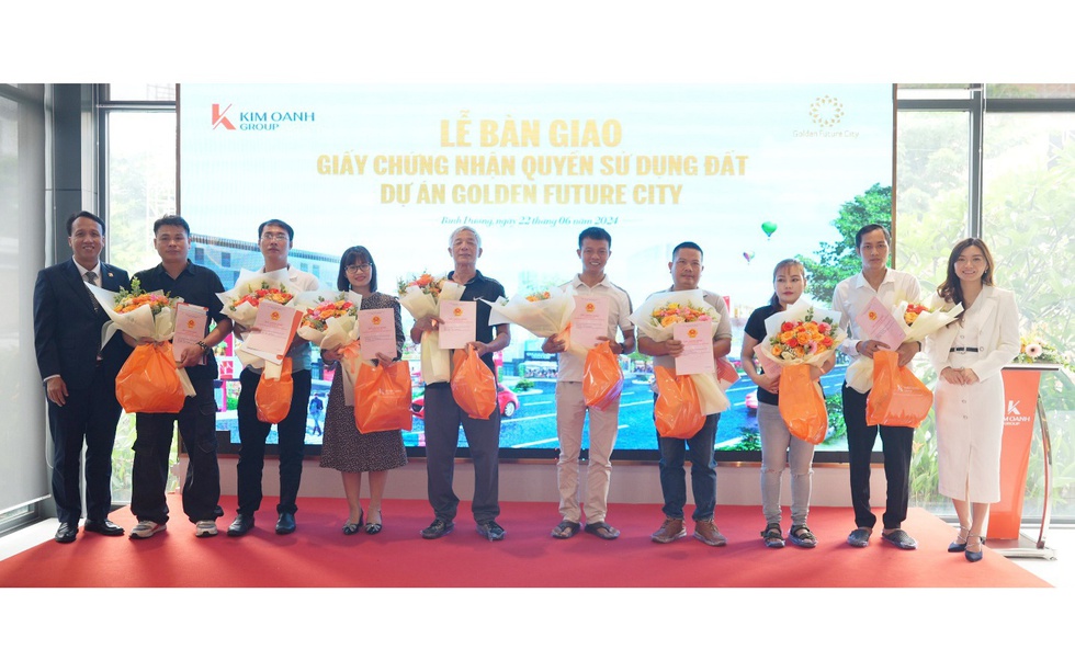 Bình Dương: Kim Oanh Group bàn giao giấy chứng nhận quyền sử dụng đất dự án Golden Future City